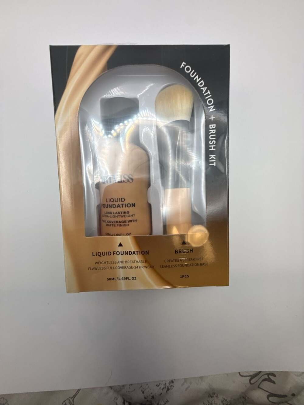 ARTMISS Liquid Foundation and Brush Makeup Kit